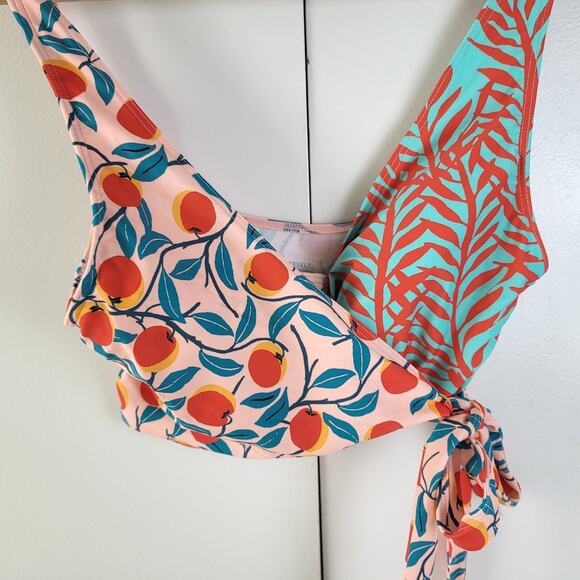 Summersalt The Perfect Wrap Bikini Top in Pink Nectarine Orchard | Medium / 8 - Picture 4 of 9